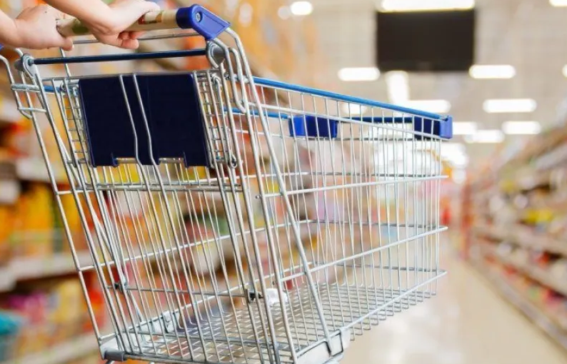 Informe sobre: Consumo - Empleo registrado - Tasa de Interés de LELIQ - Crecimiento PIB - Formación de activos externos del sector privado consumo registrado